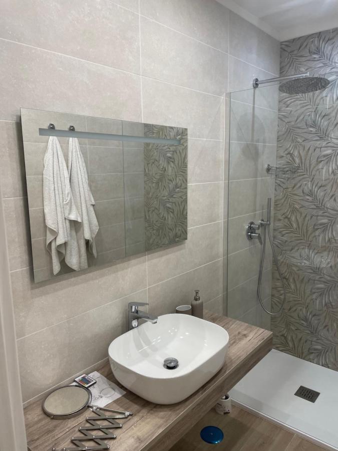 Suite Anita Deluxe Неаполь Экстерьер фото